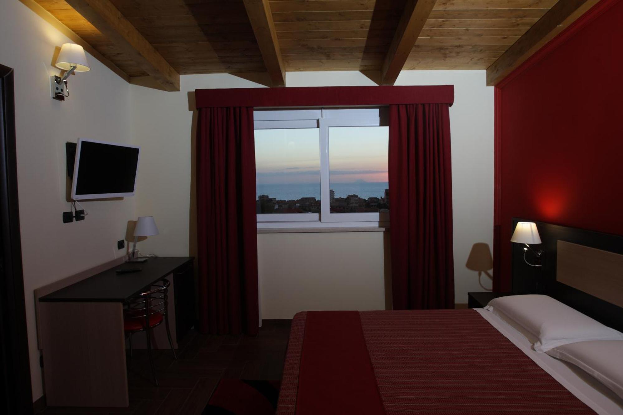 Hotel Paradiso ファレルナ エクステリア 写真